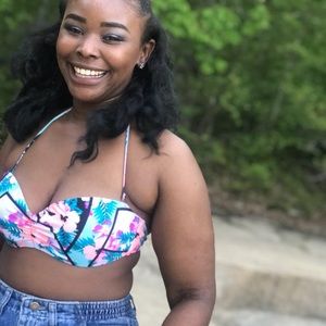 Meet your Posher, Destiny